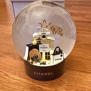CHANEL 2025 Snow Globe